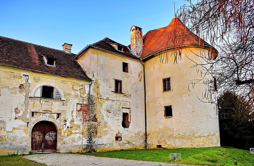 Dvorac Kerestinec, Croatia